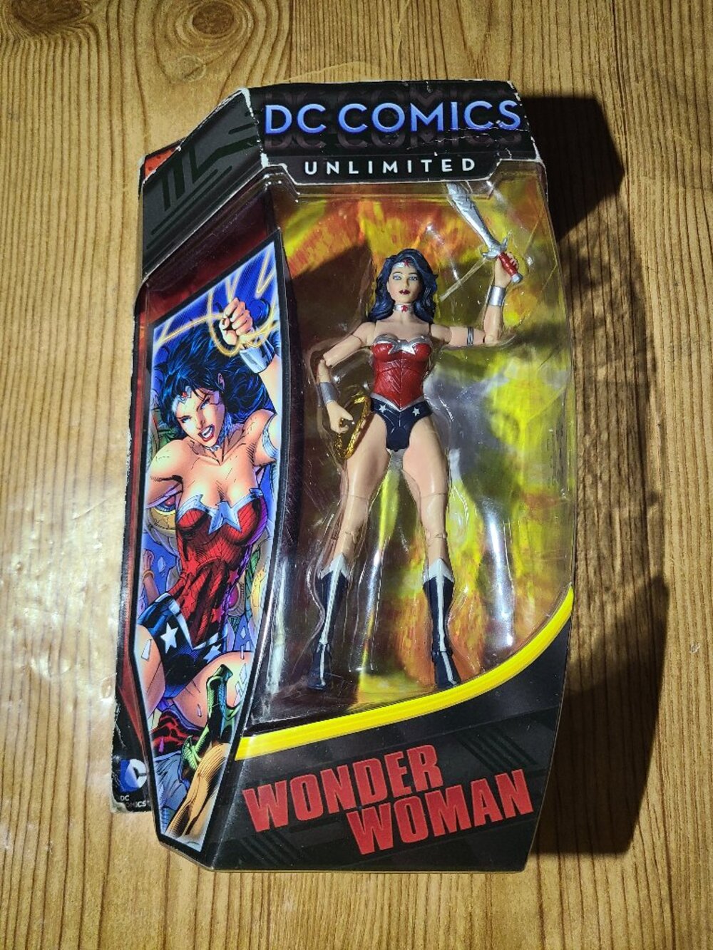DC Comics Unlimited Wonder Woman Figure (NEW) damaged box